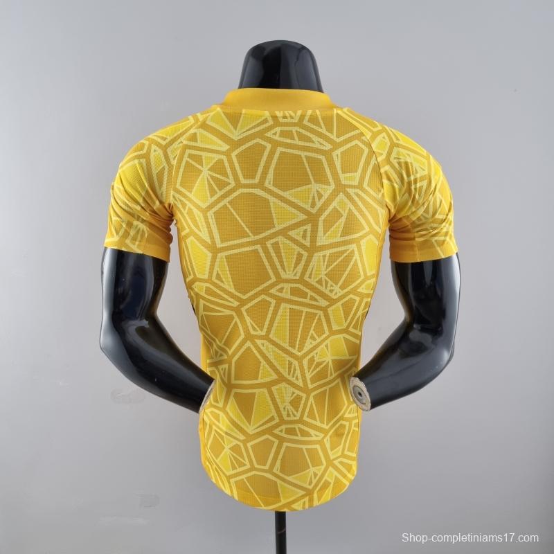 Player Version 22/23 Manchester United Yellow Goalkeeper