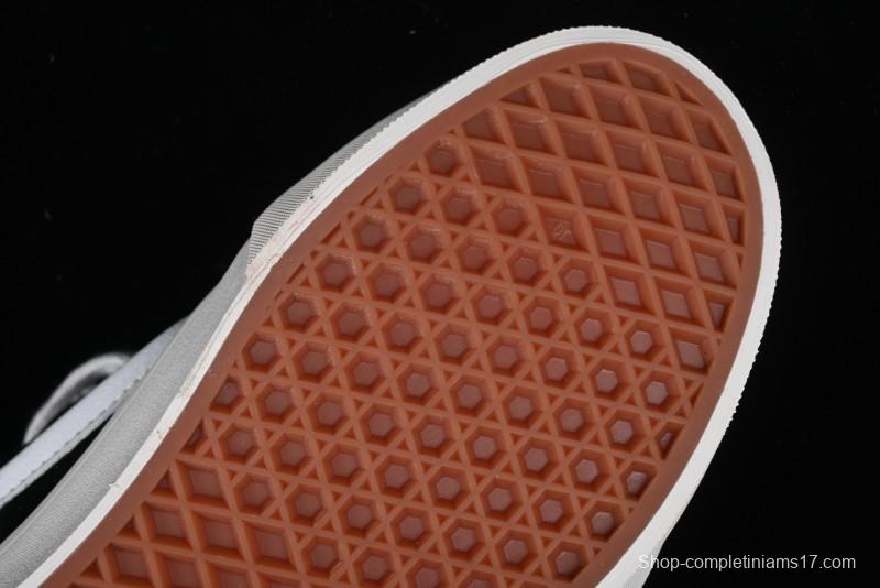 Vans Classics Knu Skool Retro Skate Shoes with Chunky Silhouette - VN0009QCBF2