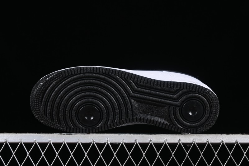 Nike Air Force 1 '07 Low Casual Sneakers in Black and White - FQ4296-101