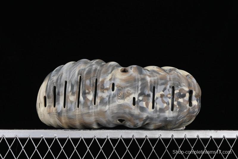 Crocs Classic Clog Slip-On Beach Sandals with Ventilation Holes - B.D4