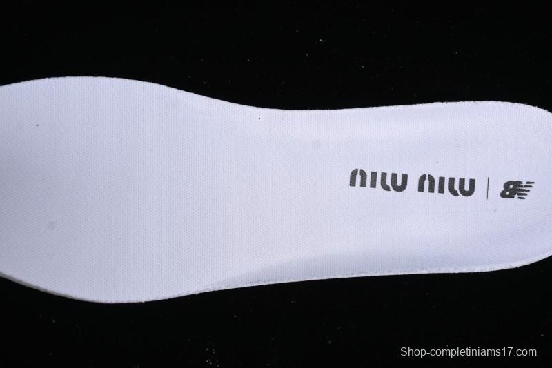 Miu Miu x New Balance 530 Low-Top Retro Running Sneakers with Deconstructed Design - 38165