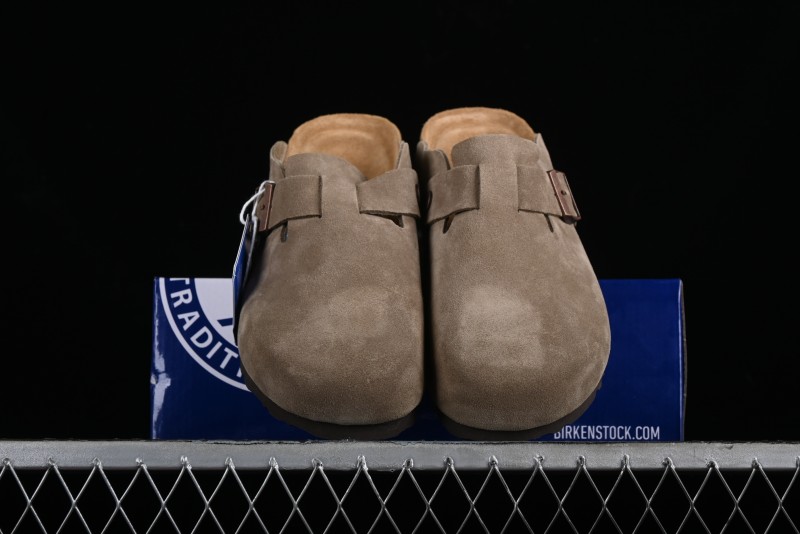 Birkenstock Arizona Soft Footbed Sandals with Suede Leather and Lambswool Lining - G.D4