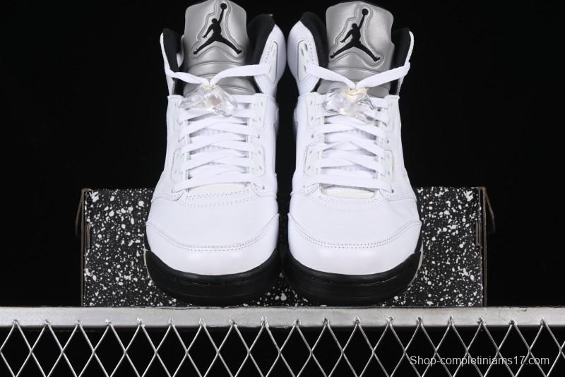 Nike Air Jordan 5 Retro Basketball Shoes in White/Silver/Black - DD0587-110