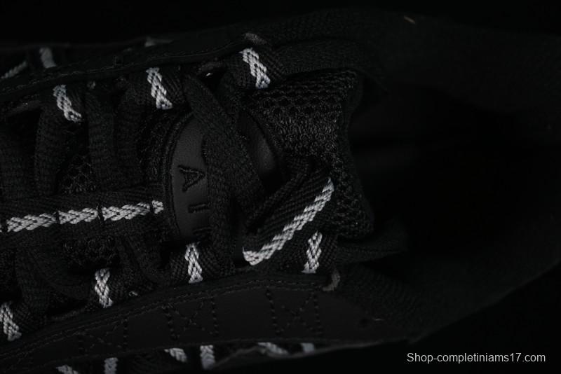 Nike Air Humara Retro Trail Running Shoes with 1990s Outdoor Style - 924464-001