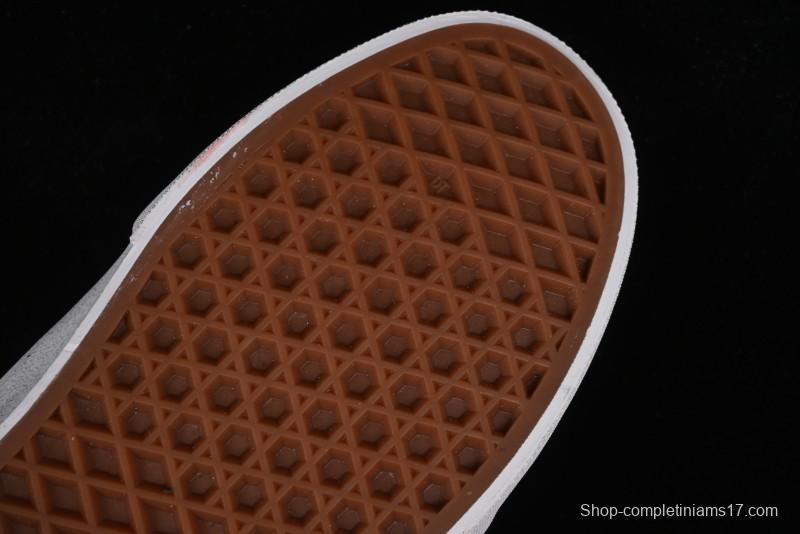 Vans Knu Skool Low-Top Retro Casual Vulcanized Slip-On Sneakers in Black White Yellow - VN000D6C6RJ