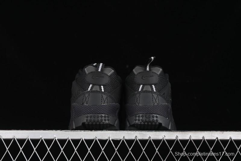 Nike Air Humara Retro Trail Running Shoes with 1990s Outdoor Style - 924464-001