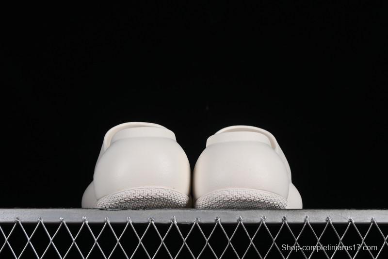 SMFK COMPASS Embossed One-Piece Platform Slides - E9066