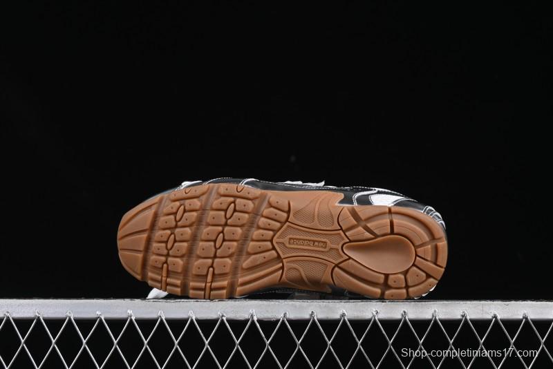 New Balance 530 Metallic Silver Sneakers – Stylish & Sporty Design