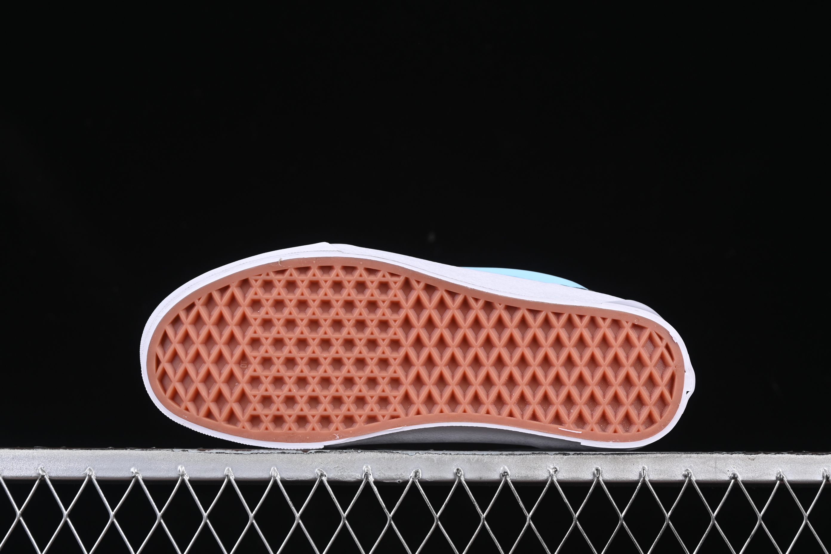 Vans Knu Skool Low-Top Retro Chunky Sneakers - VN000D6CJDG