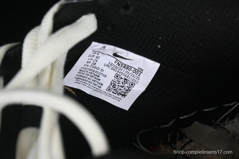 Nike SB Dunk Low Premium Skateboarding Shoes in Black and White - FN5880-001