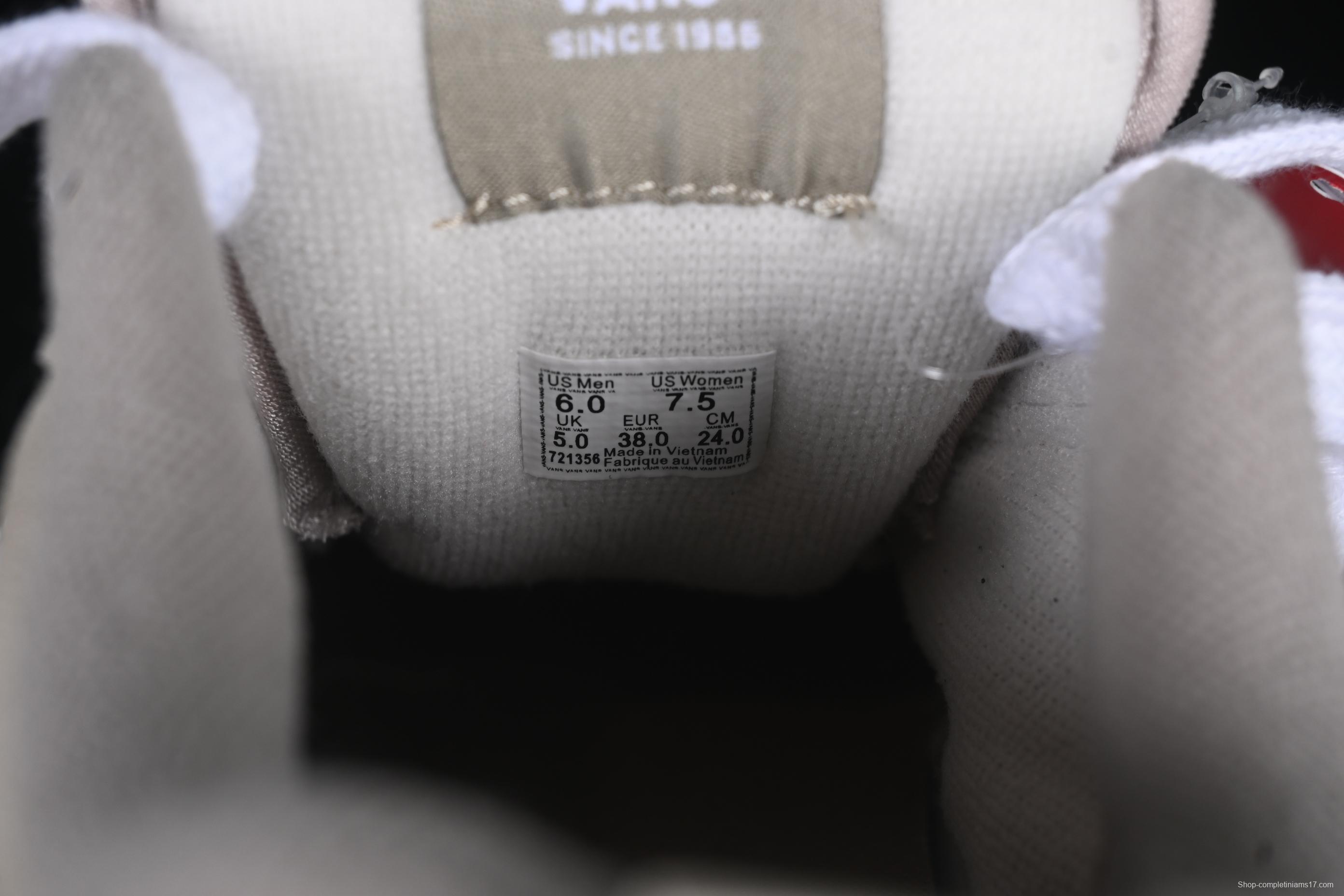 Vans Knu Skool Low-Top Retro Chunky Sneakers - VN000D220VW