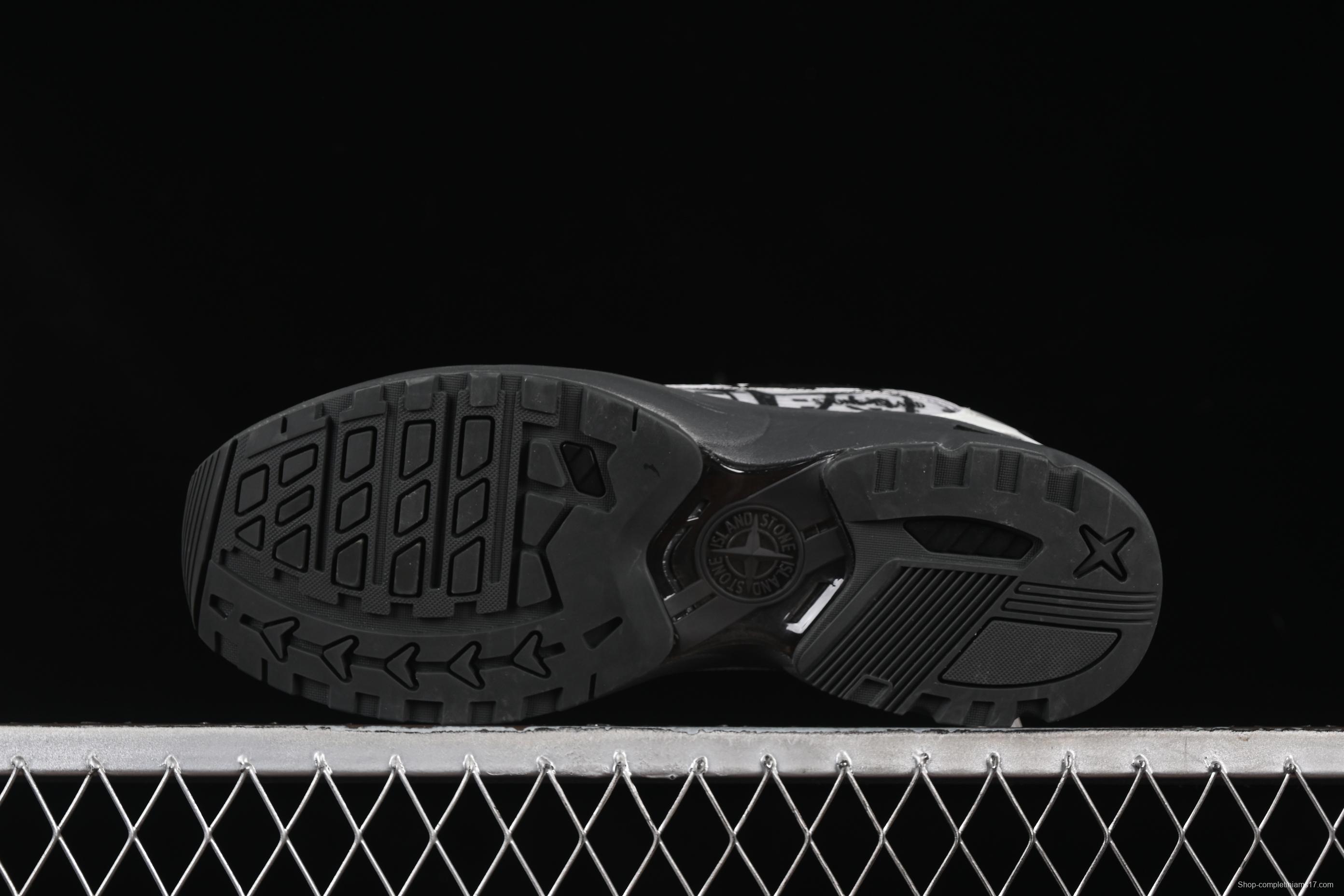 Stone Island Grime Panelled Low-Top Lifestyle Sneakers in Dark Brown - MO78FWS0303