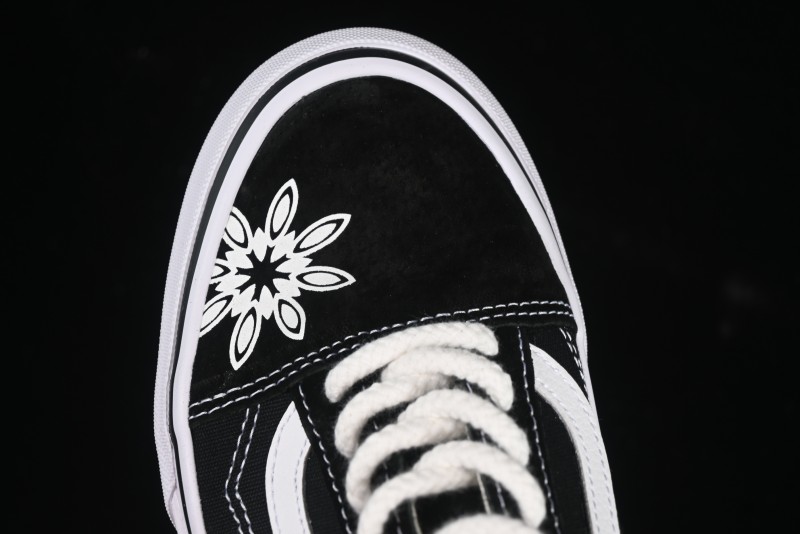 Vans Old Skool 36 Low-Top Retro Skate Shoes - VN000CRPGRN