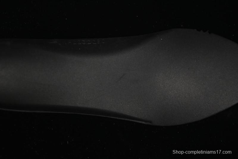 Off-White Be Right Low-Top Lifestyle Sneakers in Black Green - X.E5