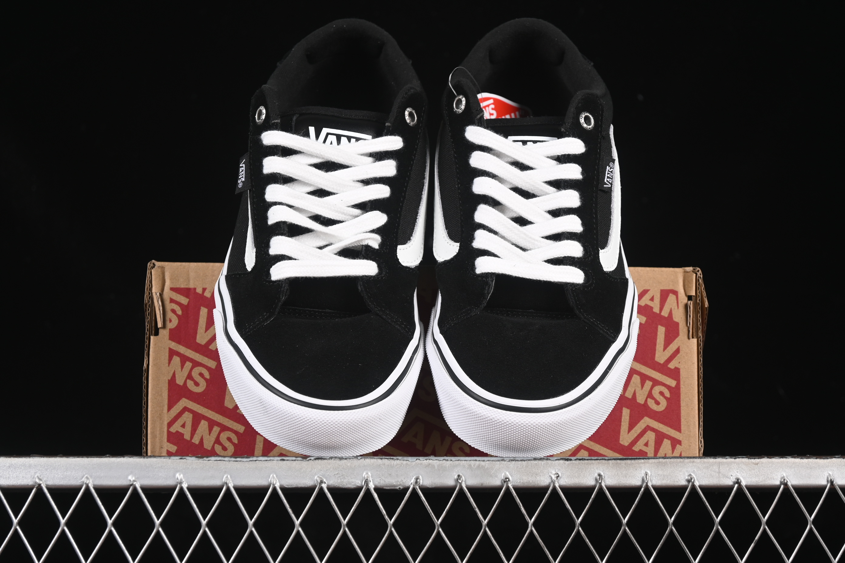 Vans Faulkner Low Top Casual Skate Shoes - VN000SJVC4R