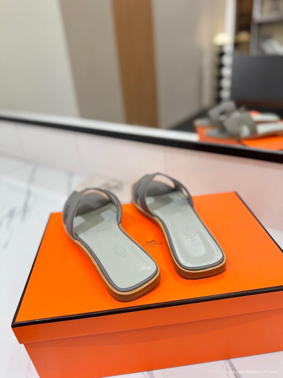 2025 Women Hermès Gray Leather Slippers