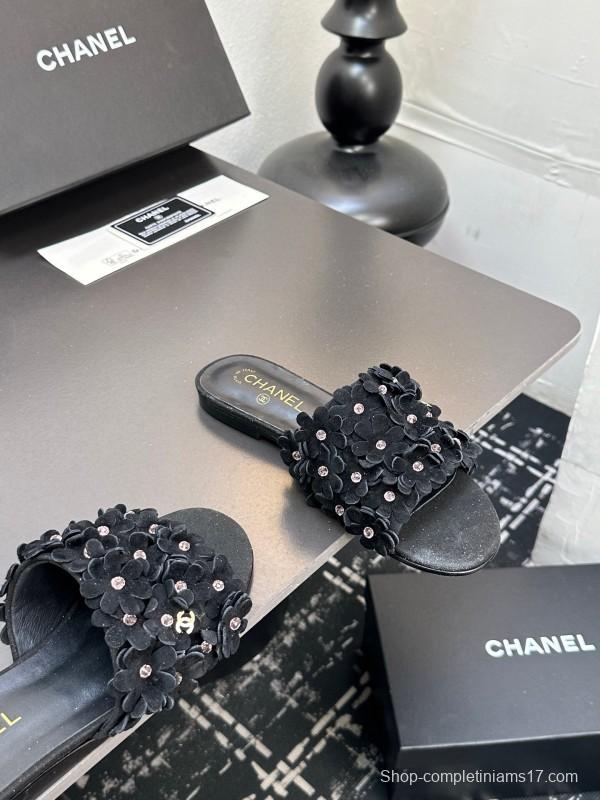 2025 Women Chanel Black Leather Slides