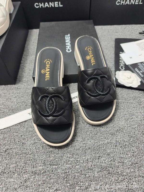 2025 Slippers Chanel Black Leather Slippers