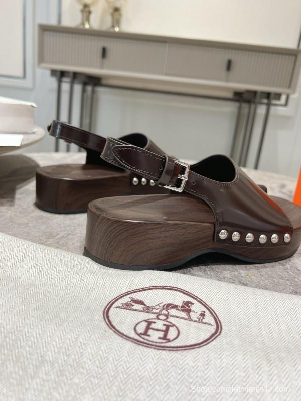 2025 Women Hermès Brown Leather Sandals KFY00250