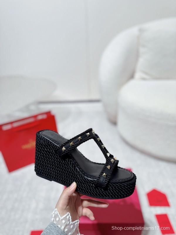 2025 Women Valentino Black Leather Wedge Sandals Studded LY00290