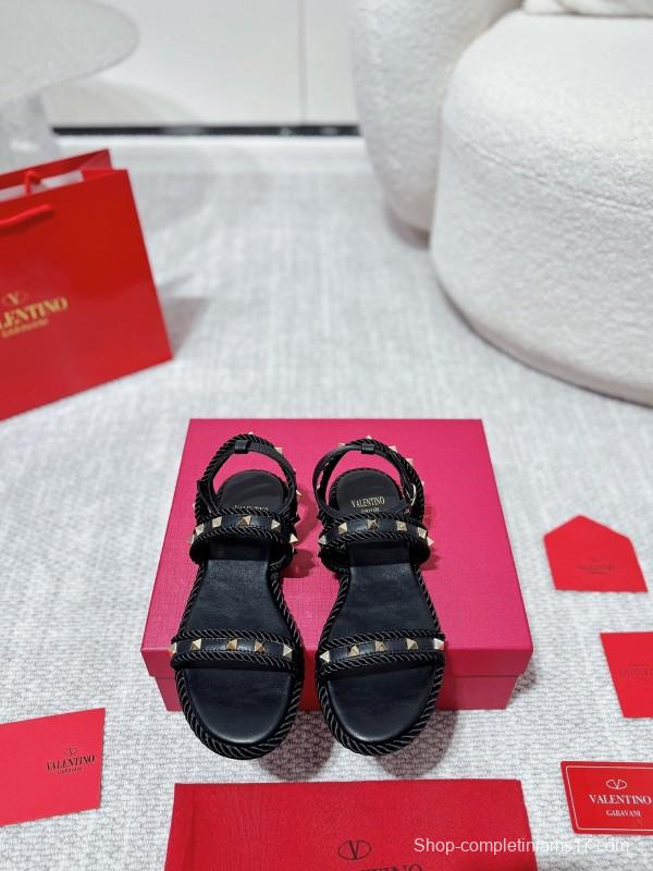 2025 Women Valentino Black Leather Sandals Studded LY00250
