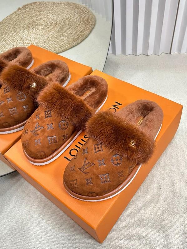 2024 Slippers Louis Vuitton Brown Suede Shearling Slippers MJ00340