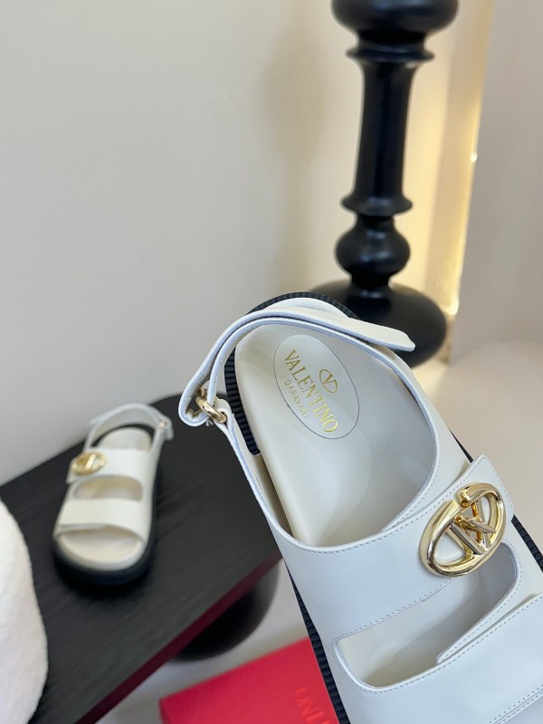 2025 Women Valentino White Leather Sandals V Buckle KFY00320