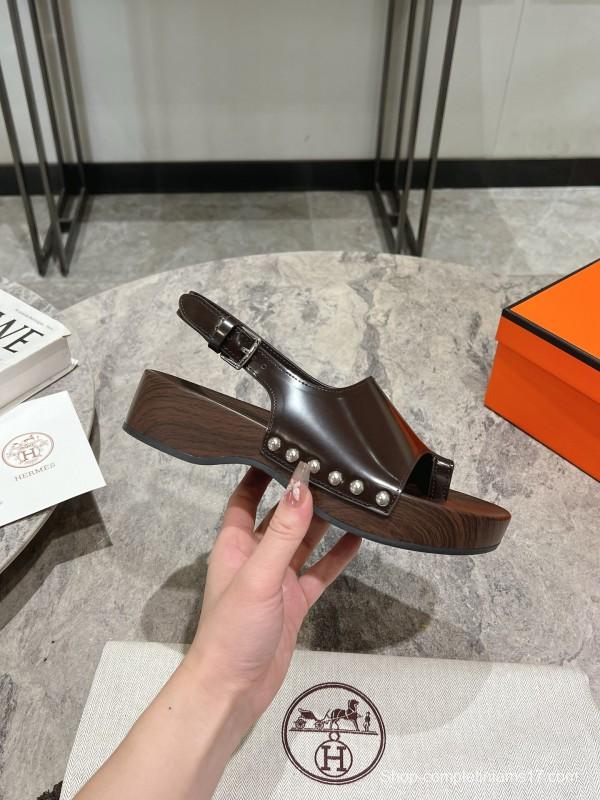 2025 Women Hermès Brown Leather Sandals KFY00250