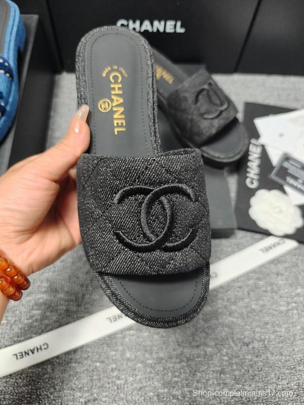 2025 Slippers Chanel Black Fabric Slippers