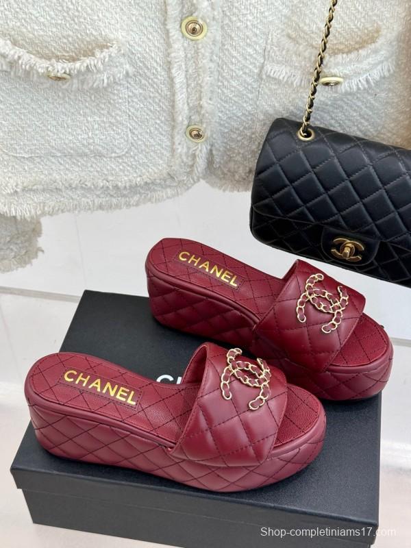 2025 Women Chanel Burgundy Leather Slippers Quilted Double C