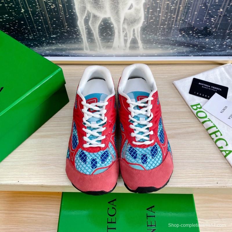 2025 Unisex Bottega Veneta Red Blue Mesh Suede Runner Sneakers Geometric Pattern LY00310