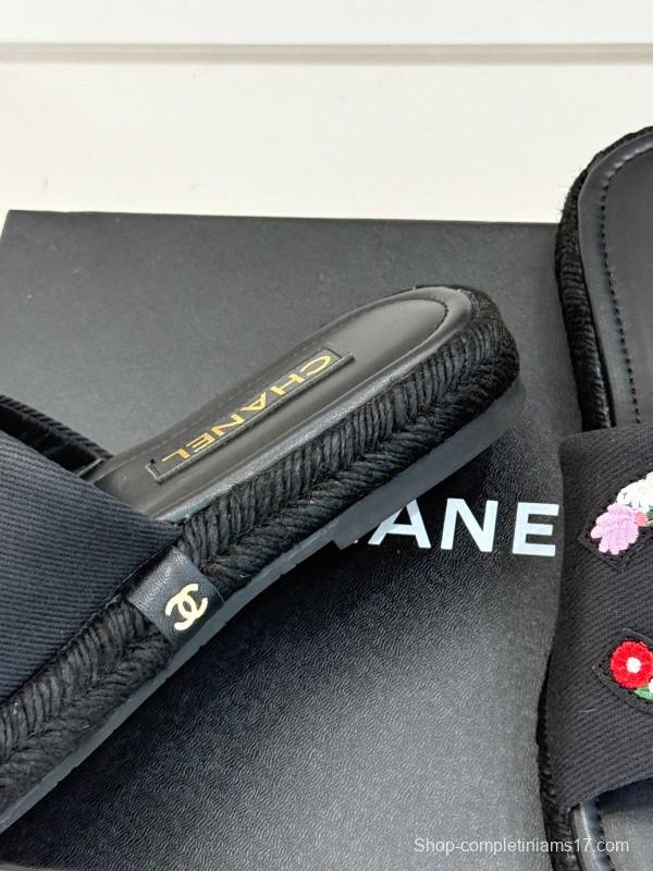 2025 Slippers Chanel Black Embroidered Fabric Slippers