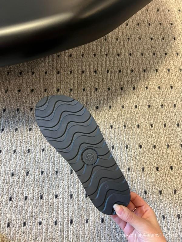 2025 Women The Row Green Leather Sandals