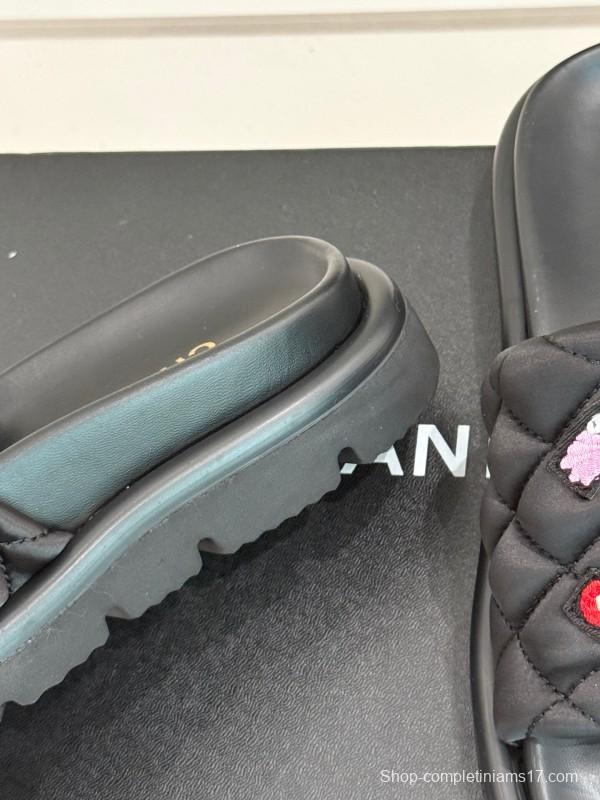 2025 Slippers Chanel Black Silk Women Slippers Embroidered KFY00260