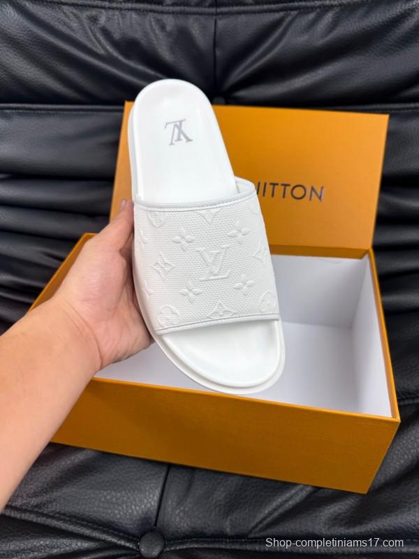 2025 Unisex Louis Vuitton White Leather Slippers AS00170