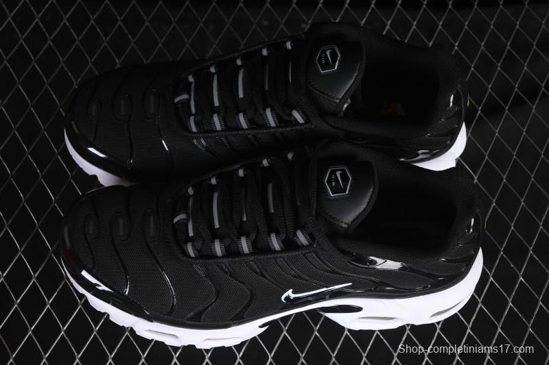 Nike Air Max Plus Retro Running Shoes with Air Cushion Technology - DM2362-001