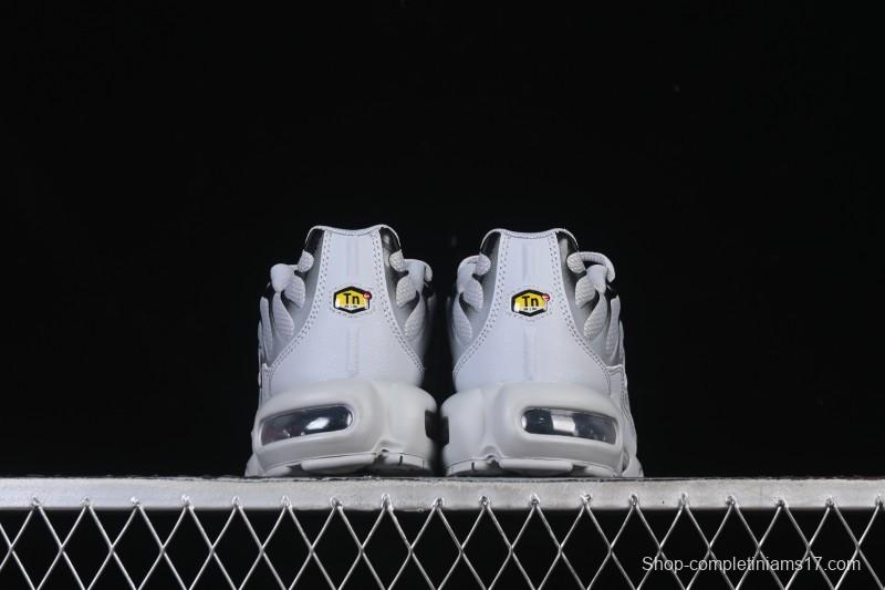 Nike Air Max Plus Retro Running Shoes with Air Cushion Technology - 852630-021