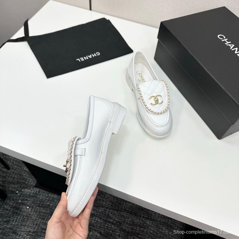 Chanel Classic Flap Chain CC Loafers with Buckle Closure - LY00320